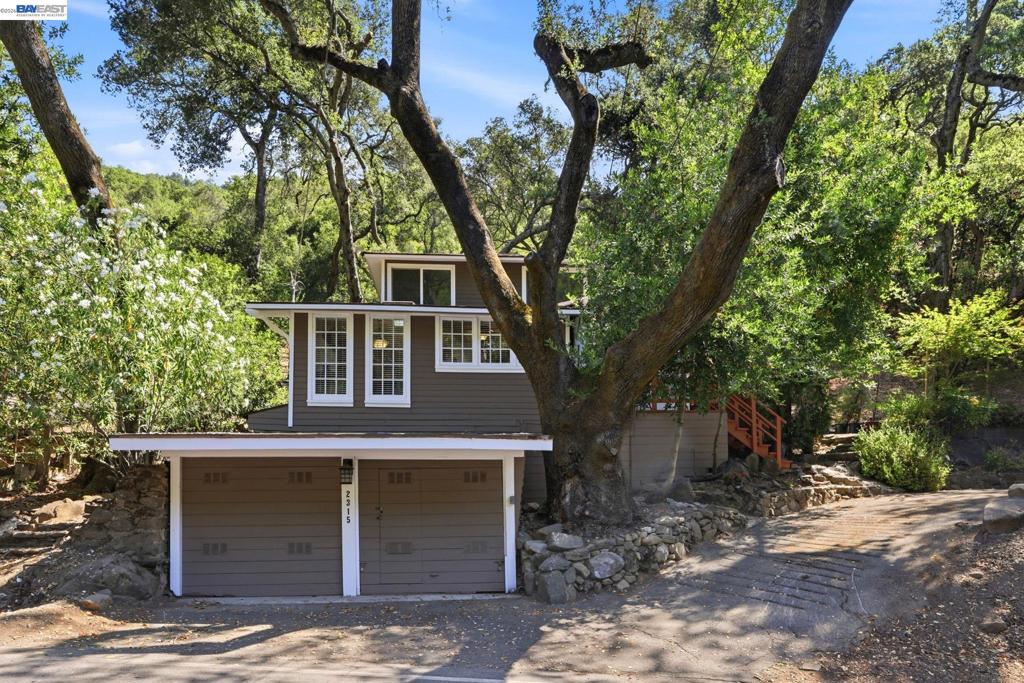 2315 Kilkare Rd Property Photo 1
