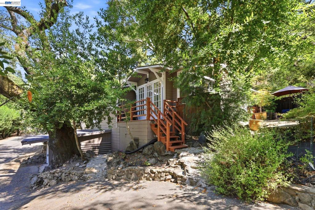 2315 Kilkare Rd Property Photo 3