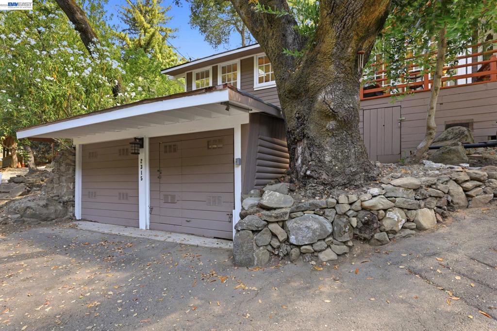 2315 Kilkare Rd Property Photo 4