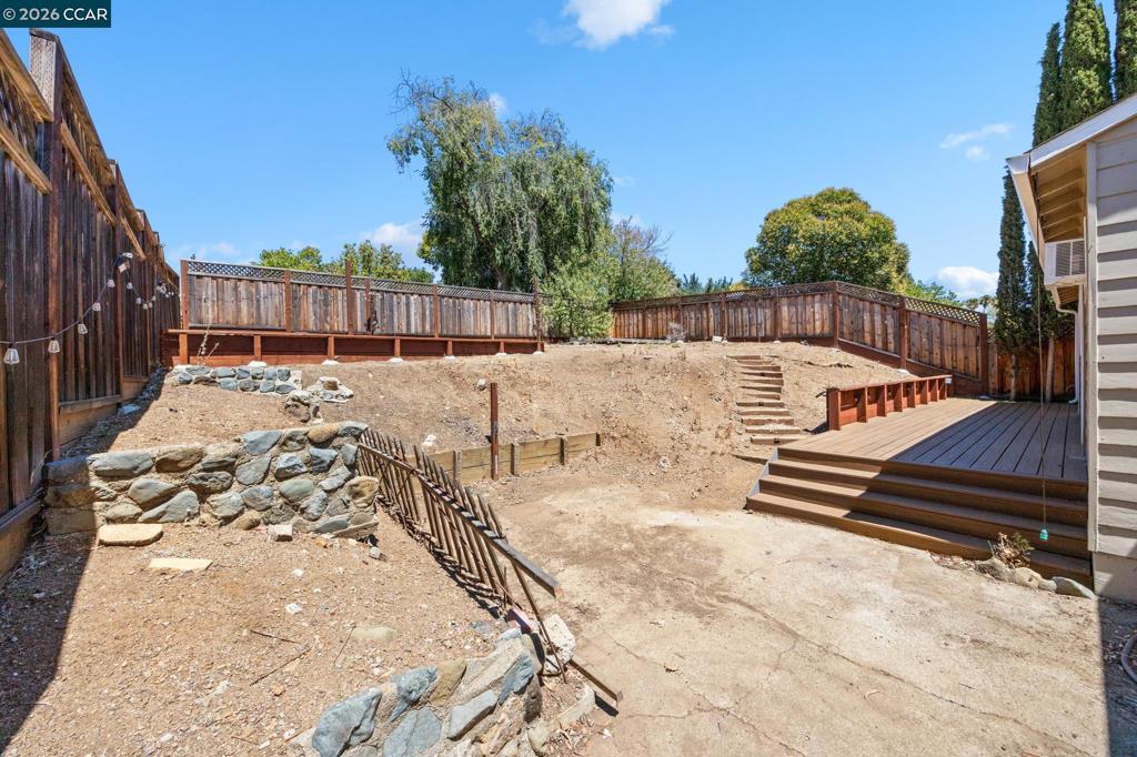 2437 Hemlock Avenue Property Photo 8