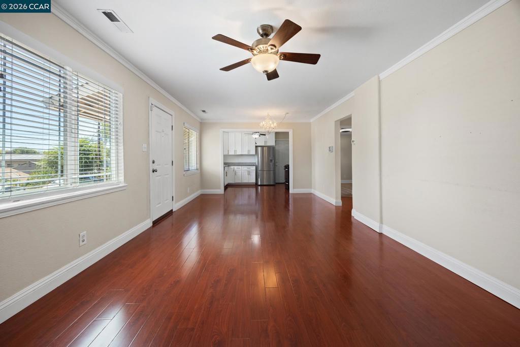 2437 Hemlock Avenue Property Photo 12