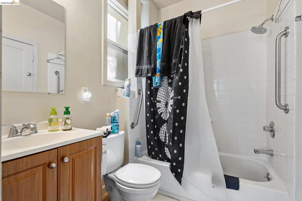 4609 Bond St Property Photo 11