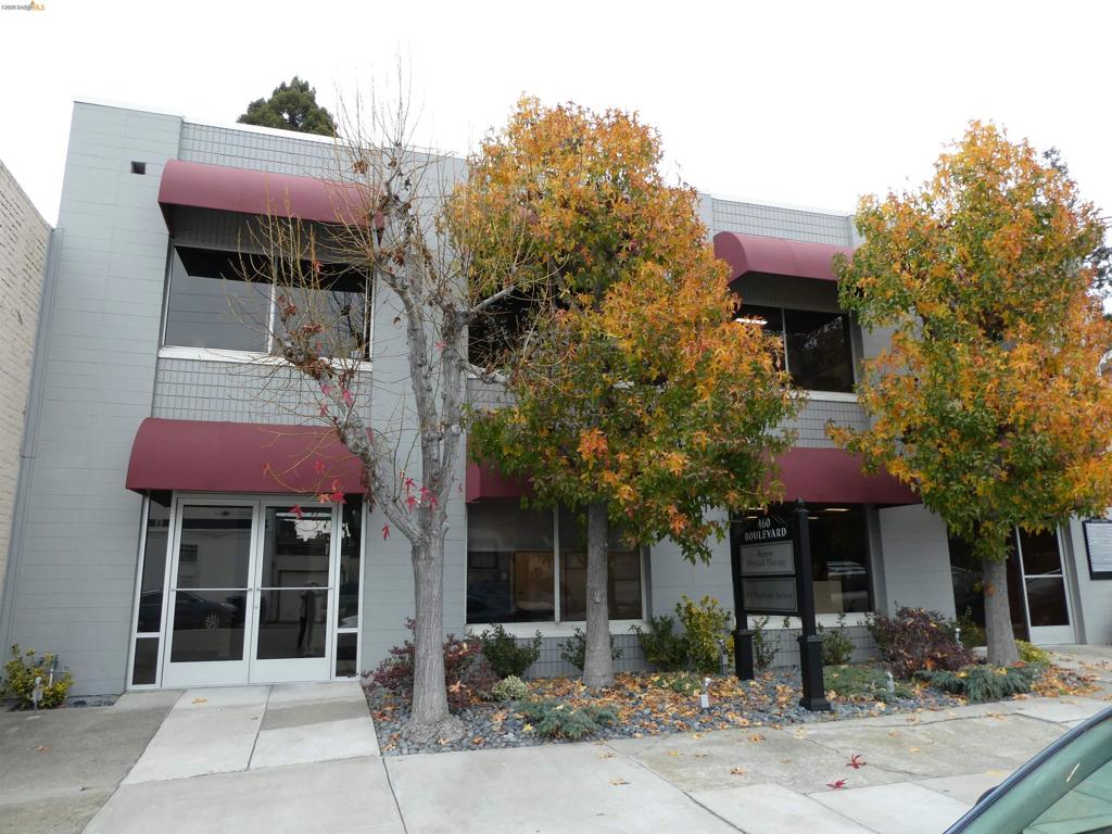 460 Boulevard Way Property Photo 1