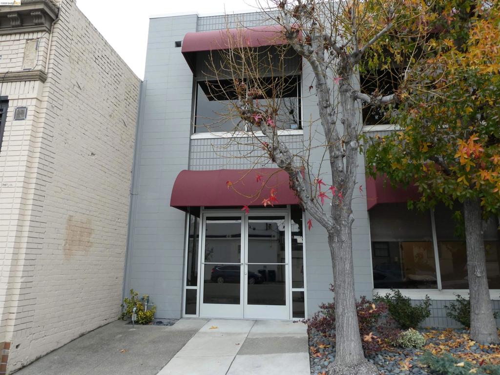 460 Boulevard Way Property Photo 2