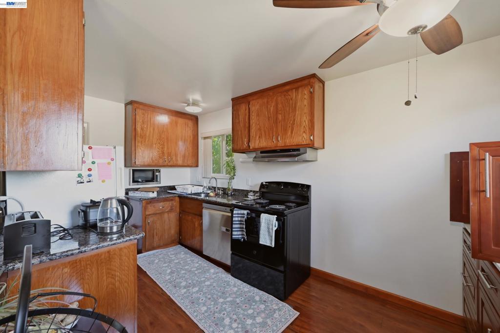 20940 Locust St Property Photo 11