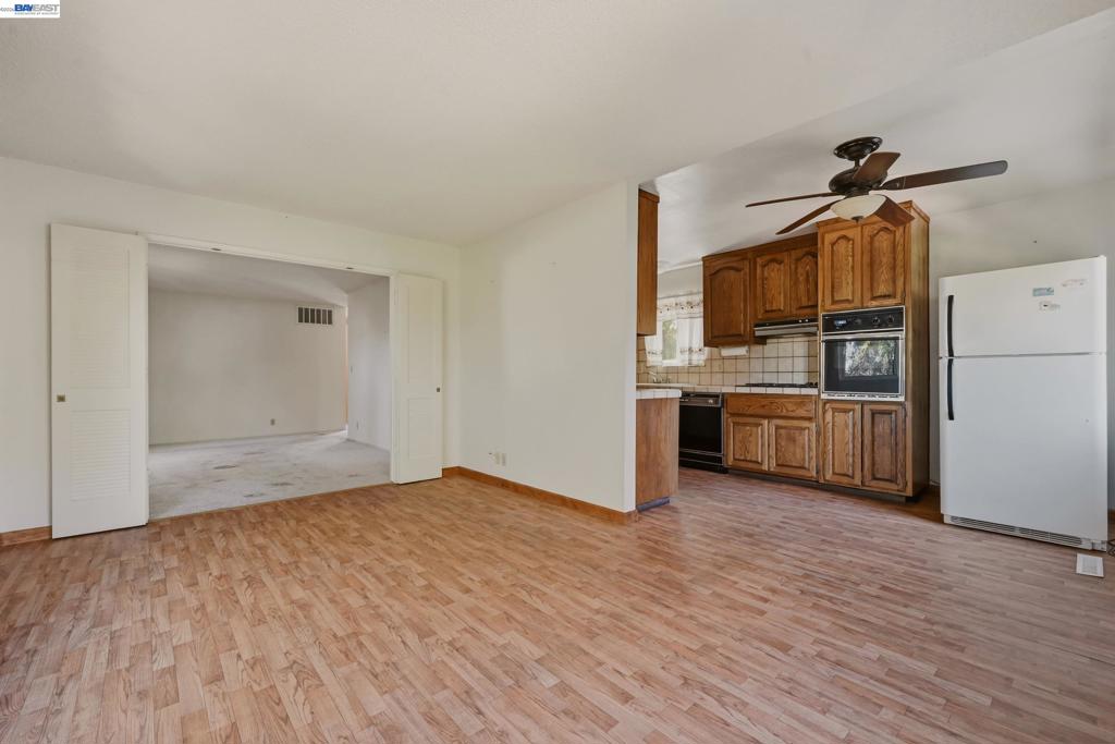 20940 Locust St Property Photo 17