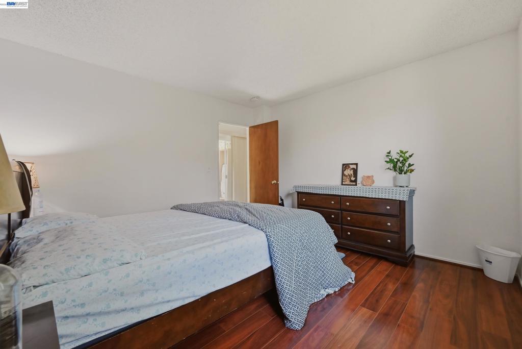 20940 Locust St Property Photo 20