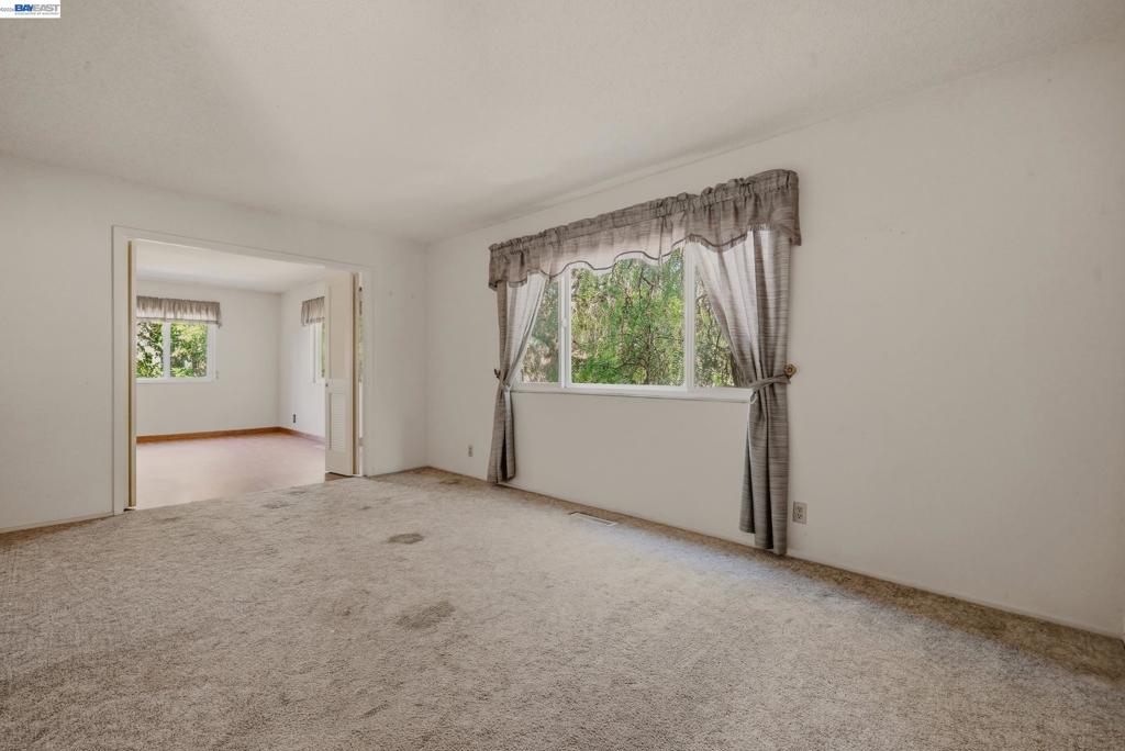 20940 Locust St Property Photo 27