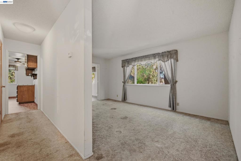 20940 Locust St Property Photo 30