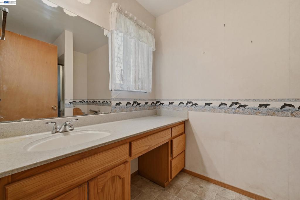 20940 Locust St Property Photo 34