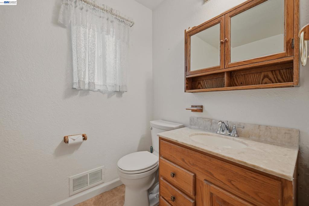 20940 Locust St Property Photo 37