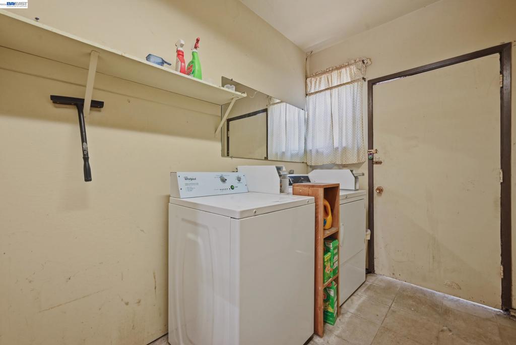 20940 Locust St Property Photo 38