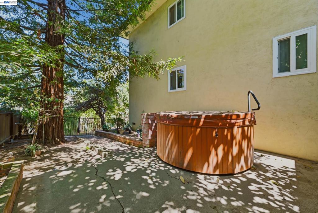 20940 Locust St Property Photo 40