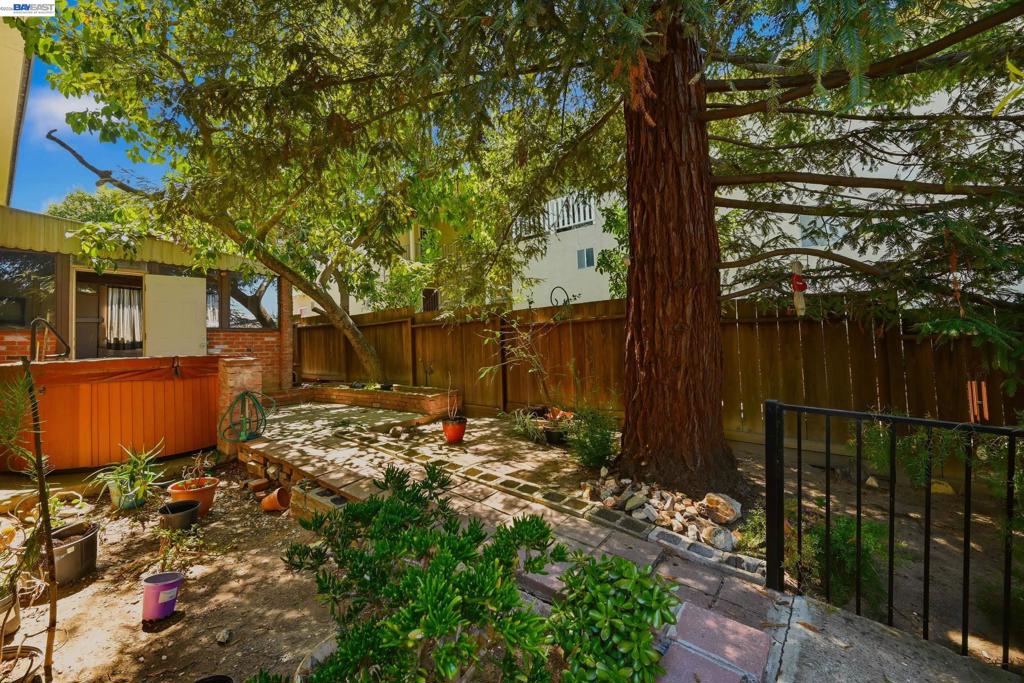 20940 Locust St Property Photo 42