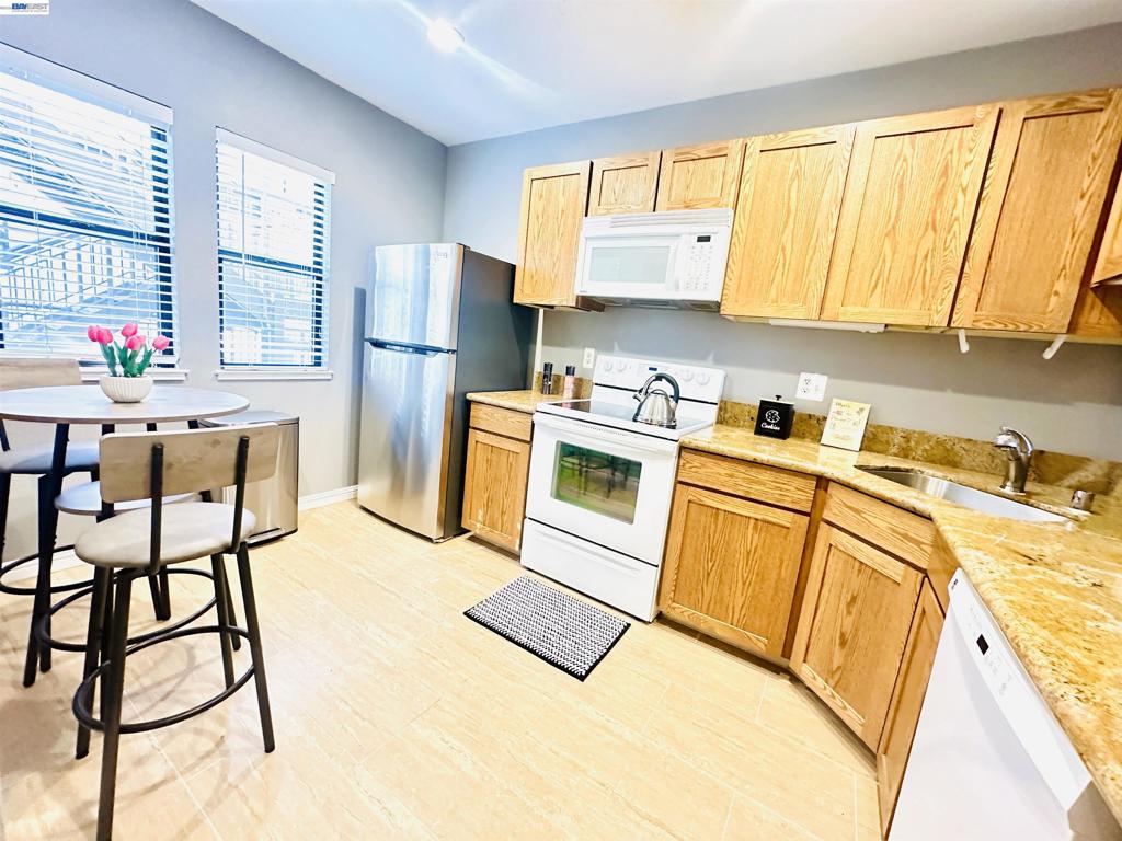 320 N Villa Way Property Photo 11