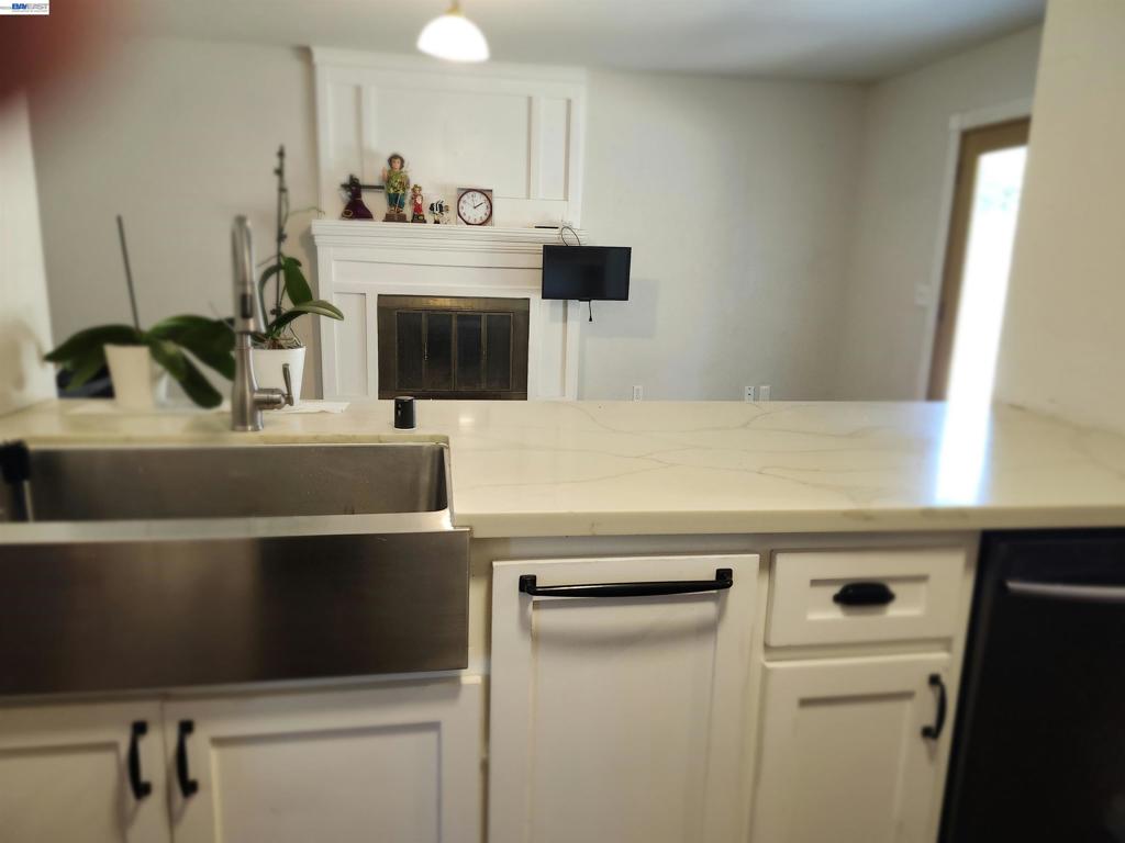 2930 Lincoln Blvd Property Photo 6