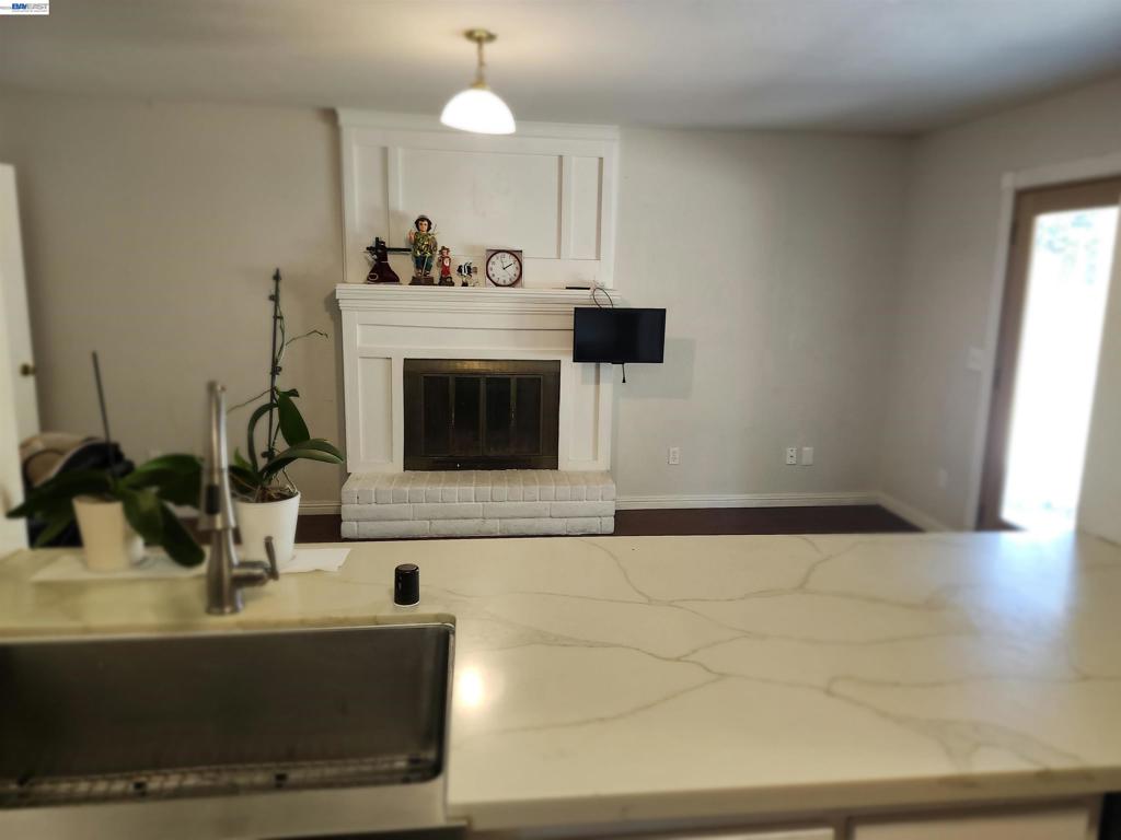 2930 Lincoln Blvd Property Photo 8