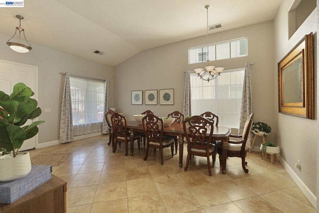 1762 Ashtree Ct Property Photo 5
