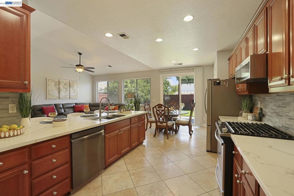 1762 Ashtree Ct Property Photo 11