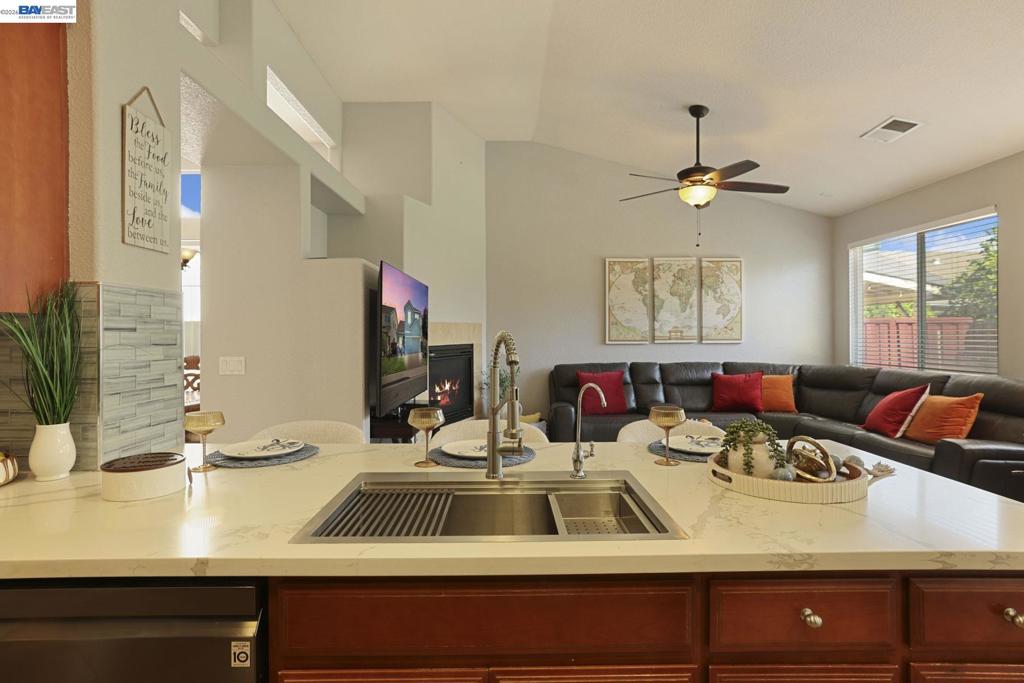 1762 Ashtree Ct Property Photo 12