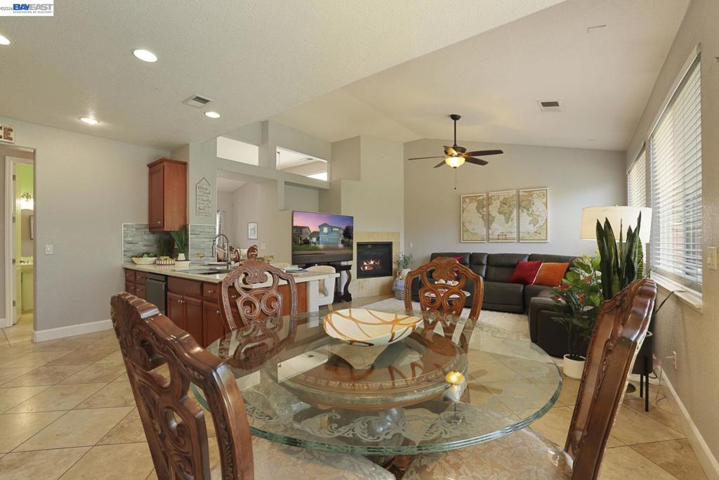 1762 Ashtree Ct Property Photo 16