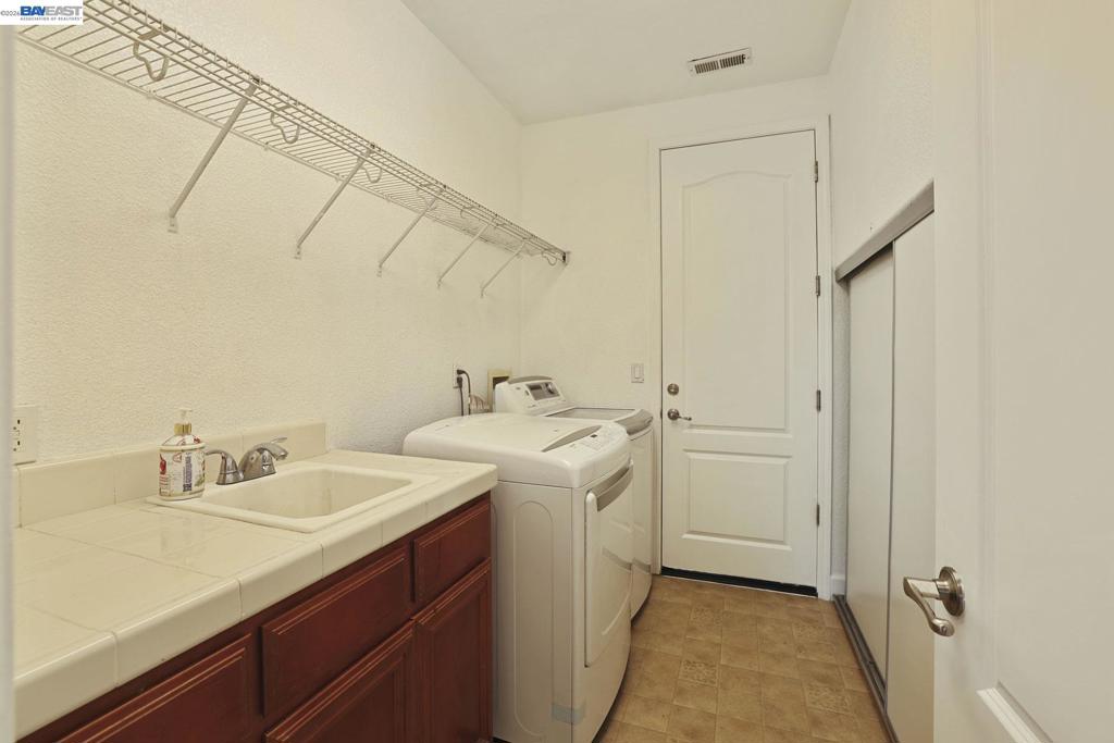 1762 Ashtree Ct Property Photo 19