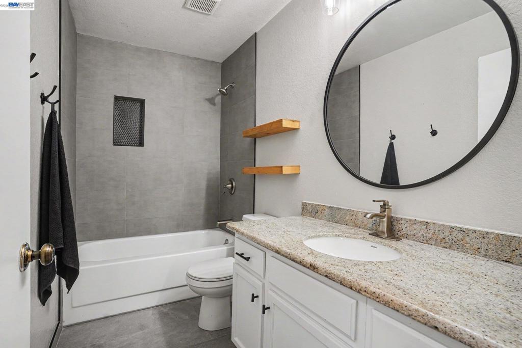 14374 Outrigger Property Photo 17