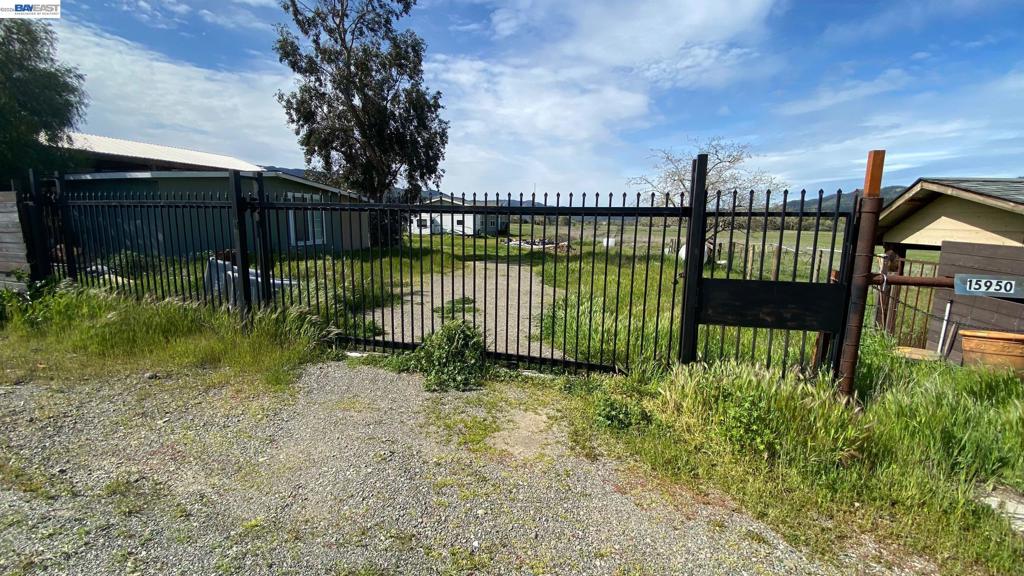 15950 County Road 44 Property Photo 2