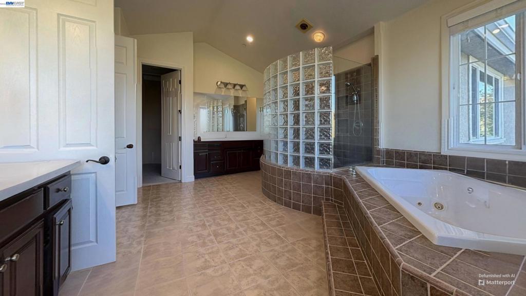 5637 Saddle Creek Ter Property Photo 8