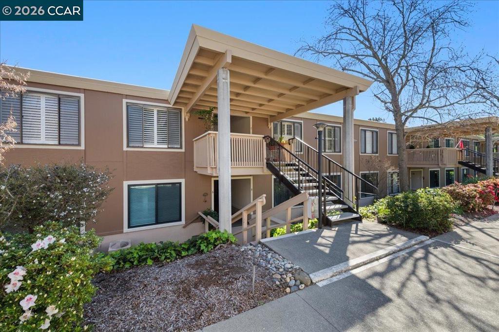 2501 Pine Knoll Dr 8 Property Photo 6