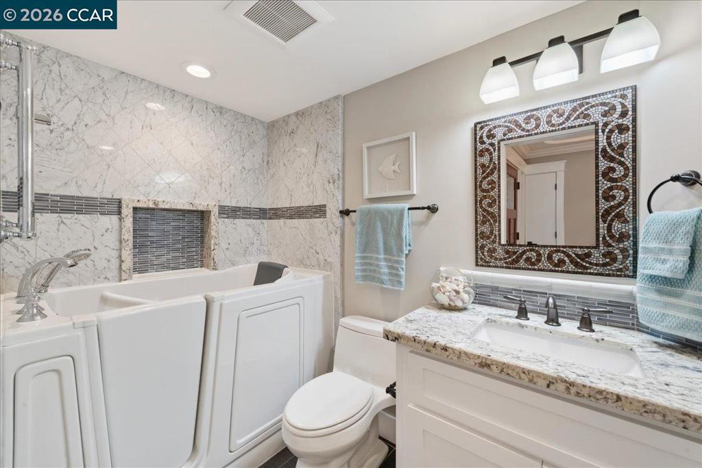 2501 Pine Knoll Dr 8 Property Photo 24