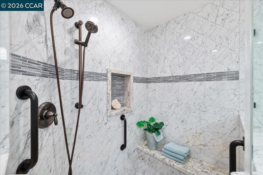 2501 Pine Knoll Dr 8 Property Photo 30