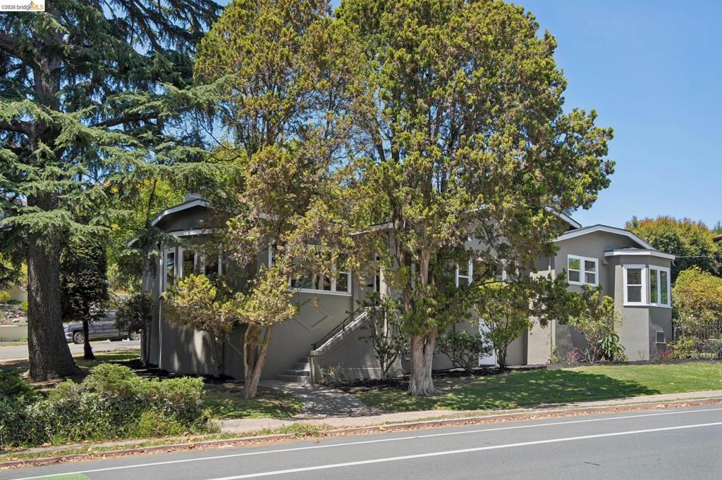 1080 Monterey Ave. Property Photo 6