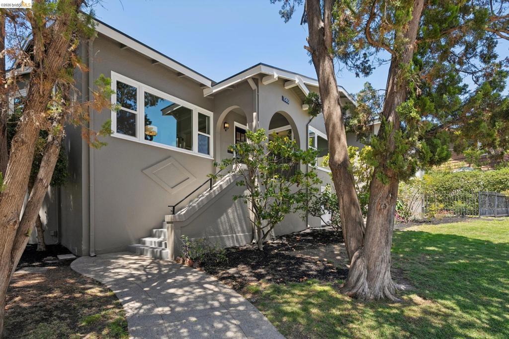 1080 Monterey Ave. Property Photo 7