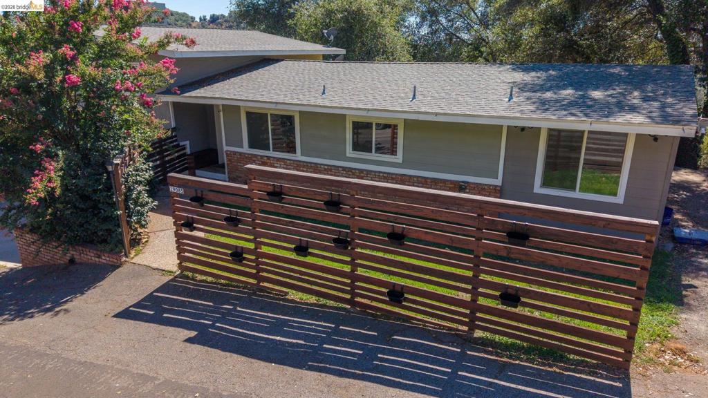 19085 North Dr Property Photo 1