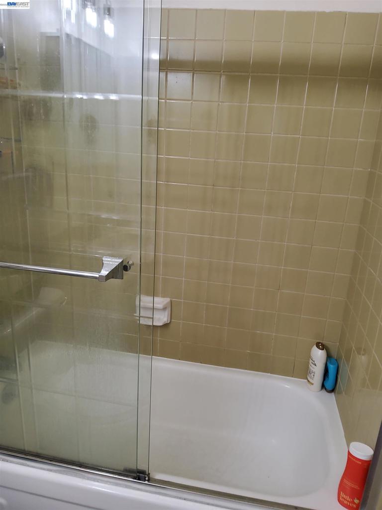 555 Jean St 528 Property Photo 10