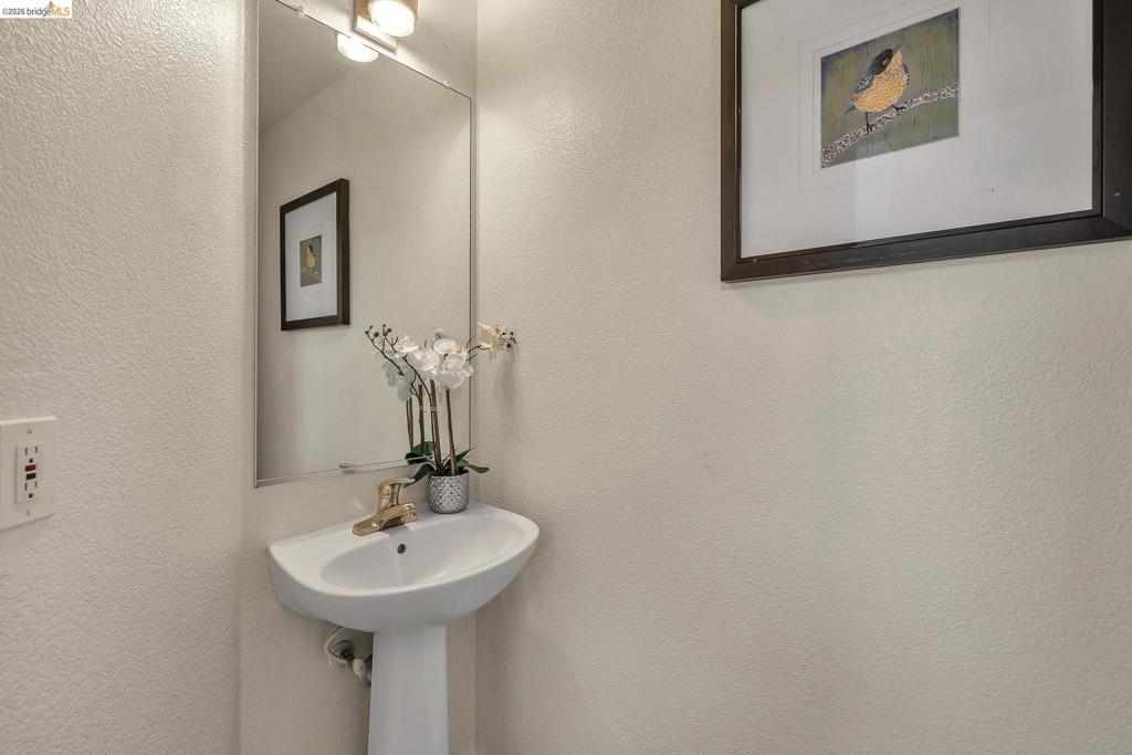 544 Pine Creek Cir Property Photo 11