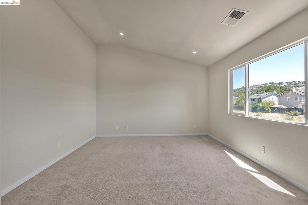 544 Pine Creek Cir Property Photo 18