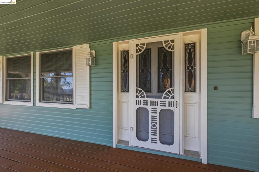 17732 Saddle Dr Property Photo 3