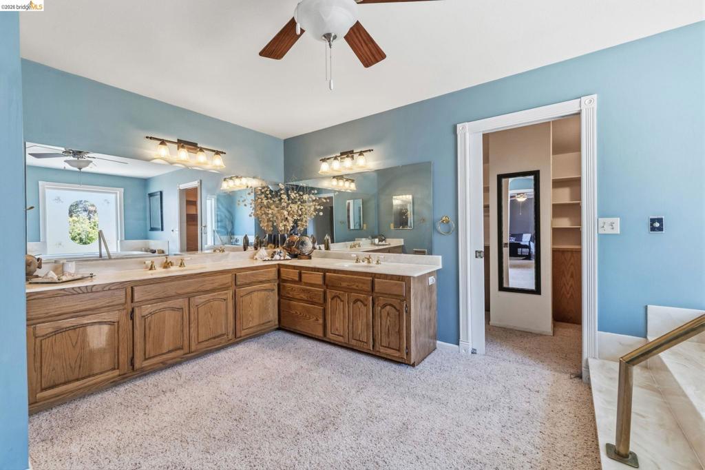17732 Saddle Dr Property Photo 27