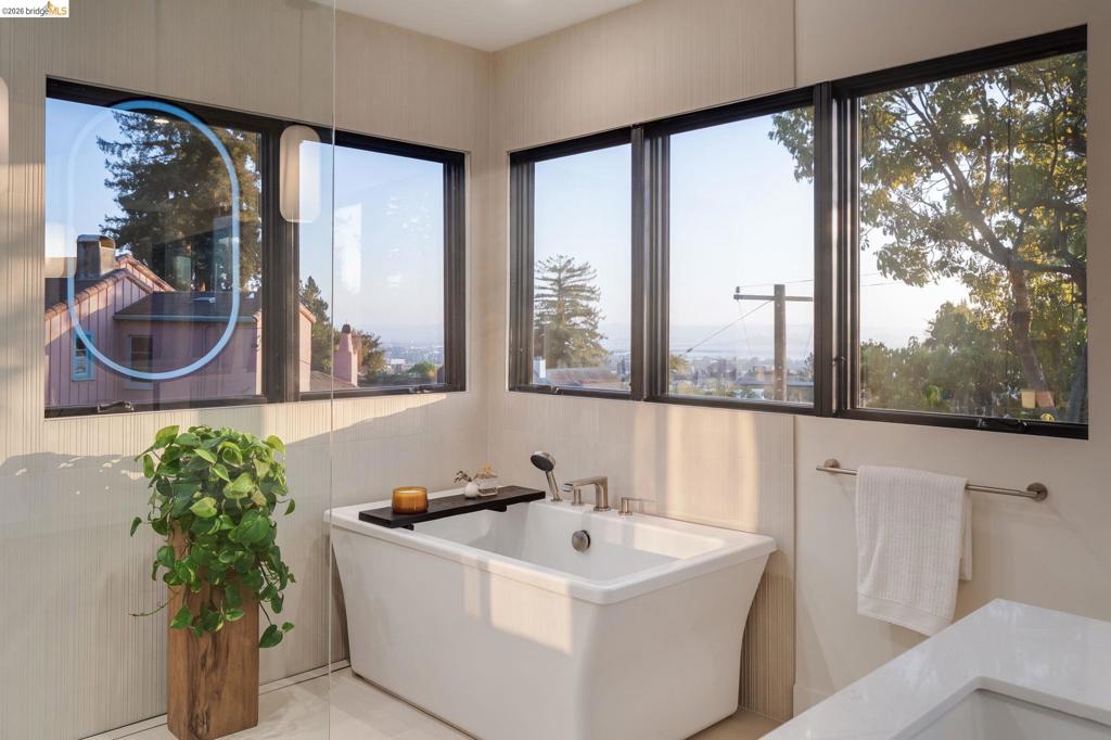 1409 Scenic Ave Property Photo 15