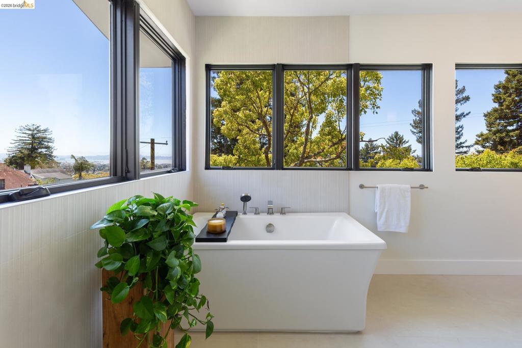 1409 Scenic Ave Property Photo 30