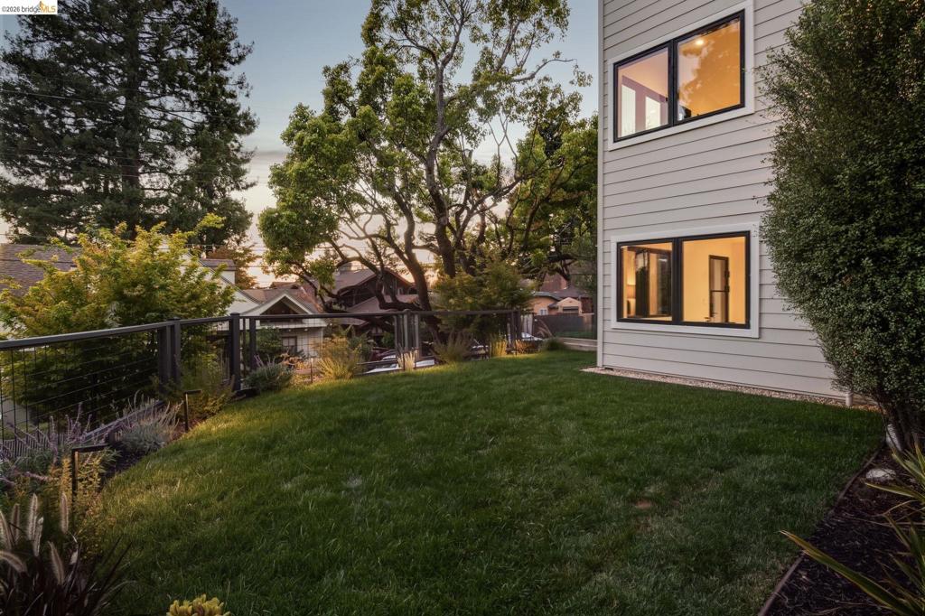 1409 Scenic Ave Property Photo 45