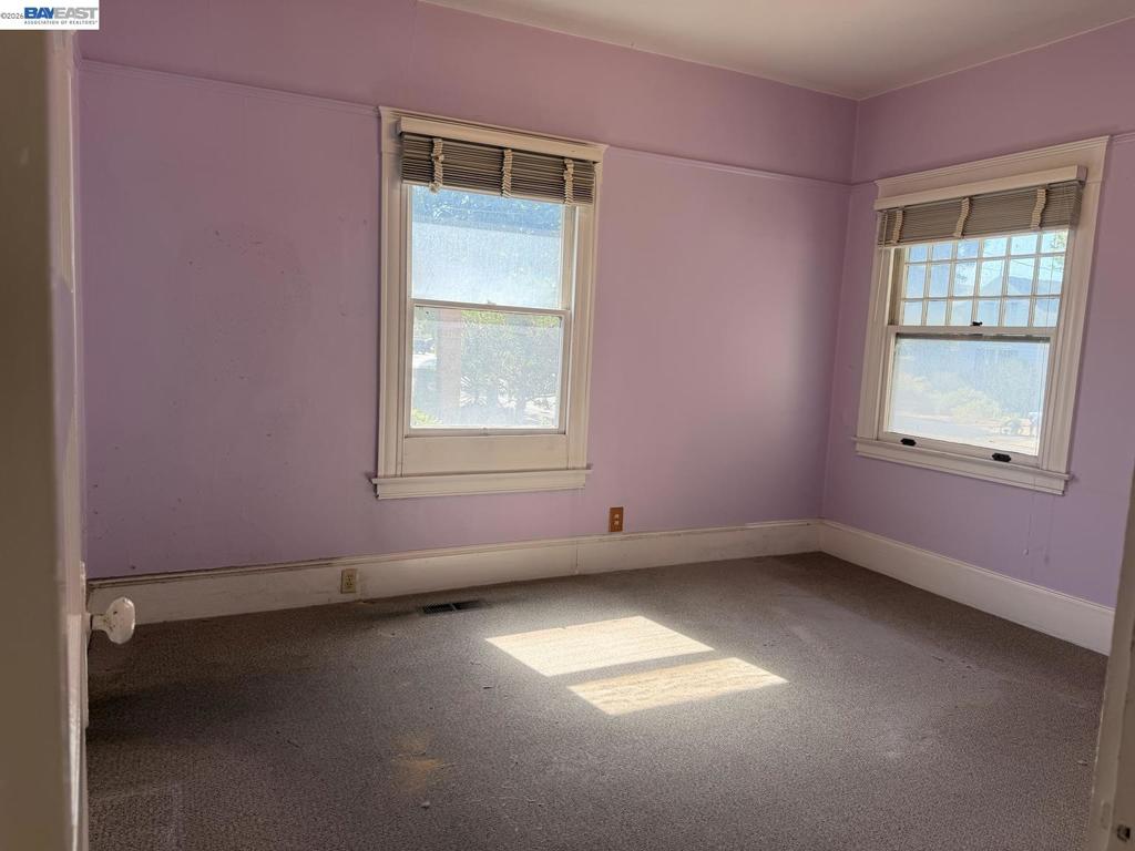 2105 Encinal Ave Property Photo 8