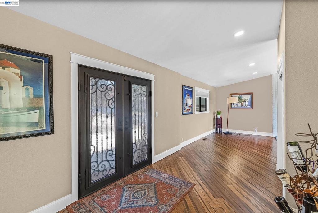 28016 Whitestone Ct Property Photo 4