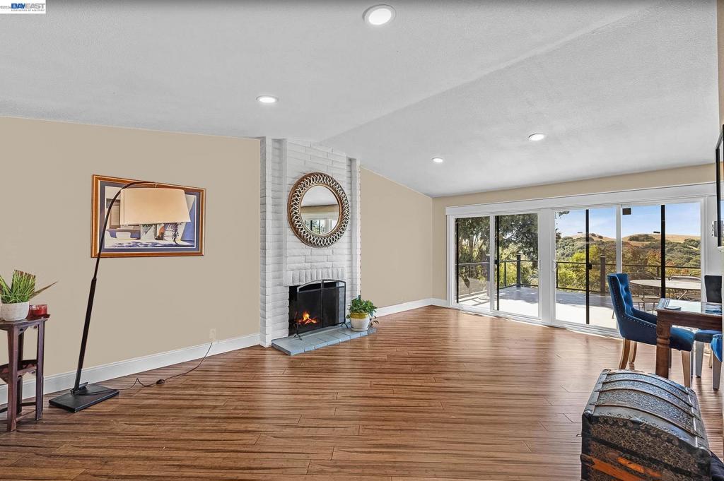 28016 Whitestone Ct Property Photo 5