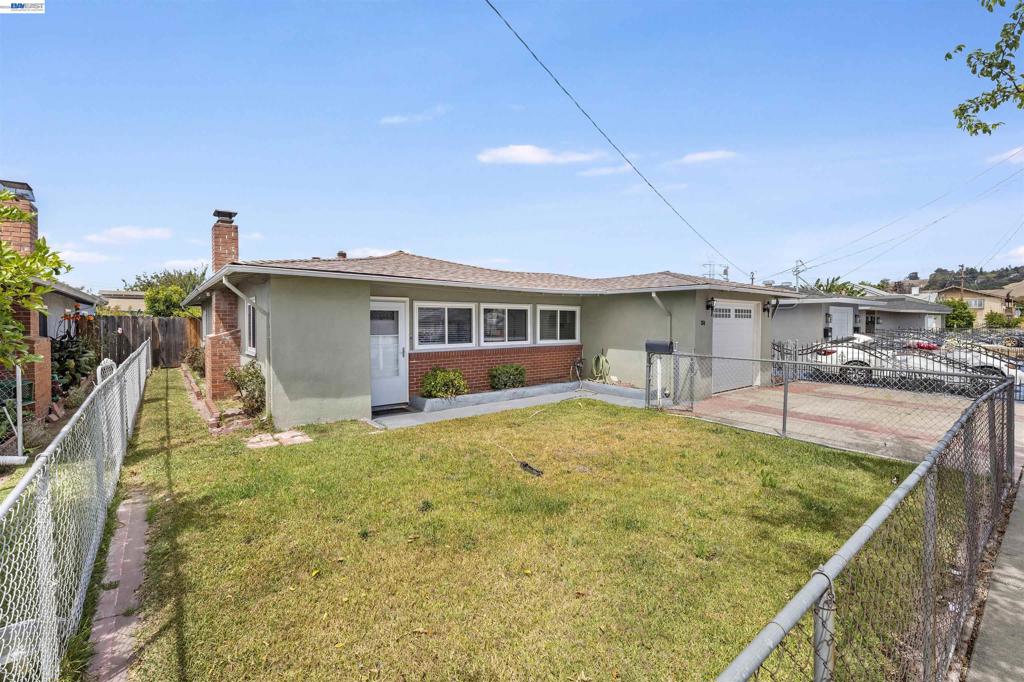 354 Berry Ave Property Photo 47