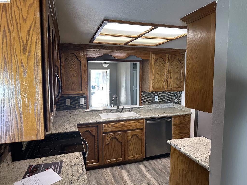 1472 Willow Lake Road Property Photo 7