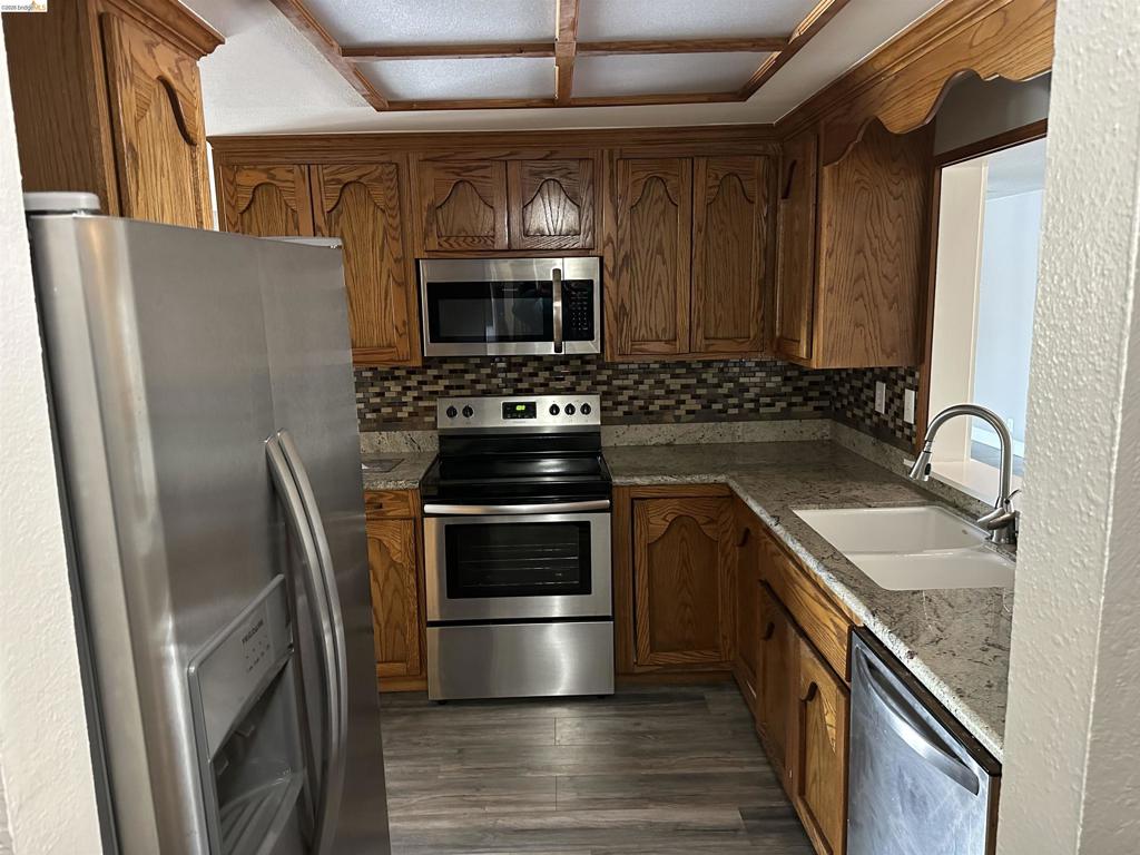 1472 Willow Lake Road Property Photo 8