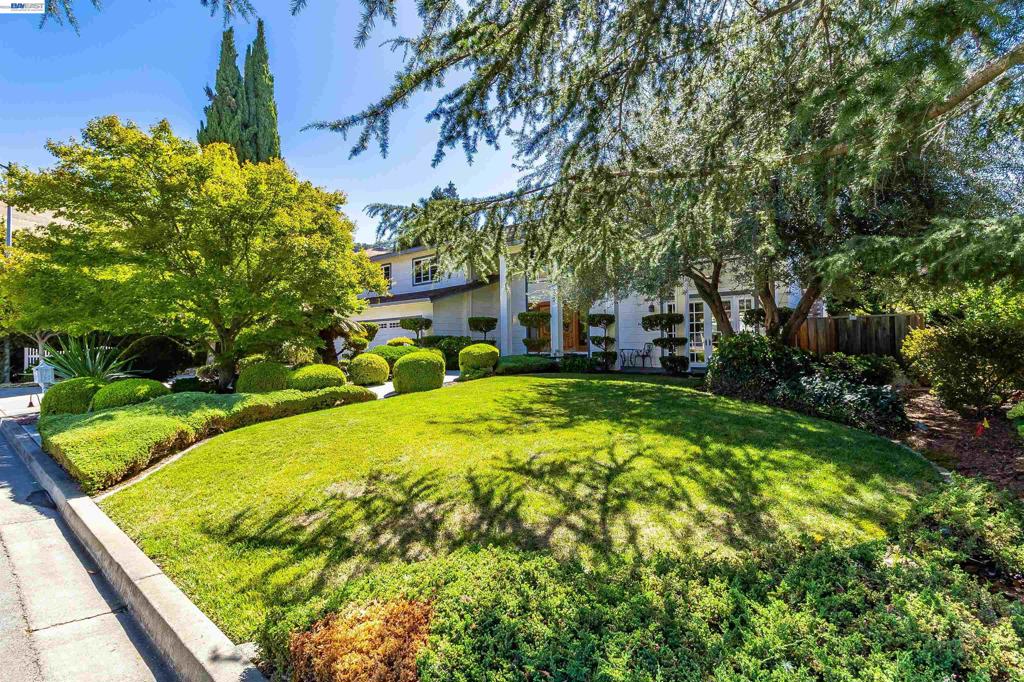 259 Segovia Place Property Photo 2